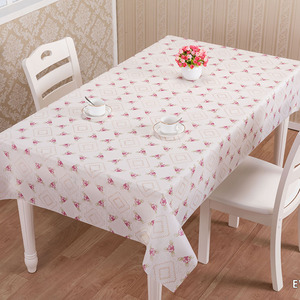 Tovaglia in PEVA con stampa floreale e bordo in pizzo - Product Image 1