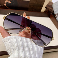 Lunettes de soleil monobloc style léopard, design mode, forme pilote, protection intégrale, surdimensionnées, en métal, tête de guépard