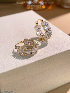 Gran oferta, pendientes geométricos de circón de oro de 18 quilates, aro geométrico de circón de cobre de lujo, estilo de moda para regalo - Product Image 2