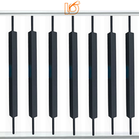 Nouveau style, design moderne, balustre en fer forgé rond et carré, doré et noir, pour escalier intérieur et garde-corps de balcon