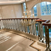 Poteau de balustre d'escalier en métal sur mesure, conception personnalisée, composant de rampe d'escalier intérieure pour manoir