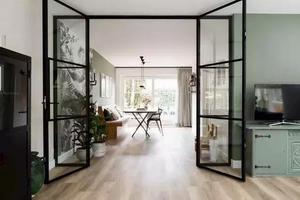 Puertas Batientes Residenciales de Acero con Rotura de Puente Térmico, Marco Delgado y Cierre Multipunto Silencioso con Vidrio Decorativo para Entradas de Casas Modernas - Product Image 6