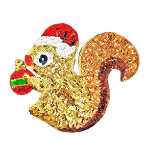 Écusson de vêtements de bricolage Écureuil avec conception de chapeau de Père Noël - Product Image 1