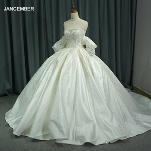 Vestido de Novia Vintage de Satén con Mangas Abullonadas y Diamantes, Vestido de Novia con Cuentas en el Centro 6584 - Product Image 2