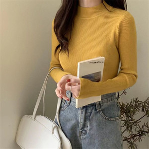 K102 Pull à col roulé tricoté de couleur unie pour femmes avec manches régulières, chaud et décontracté pour la saison printanière - Product Image 3