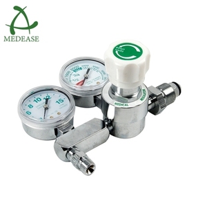 Medease Ziekenhuis Medische Zuurstofregelaar Cga540 Met Dubbele Manometer - Product Image 2
