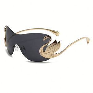 Lunettes de soleil surdimensionnées à verres monobloc UV400 pour femmes, avec logo personnalisé, monture cygne ornée de strass de luxe, collection 2025 - Product Image 3