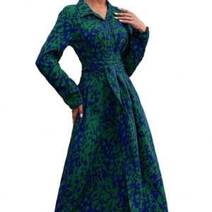 Vestido midi bohemio de manga larga con estampado completo, botones frontales y abertura en el muslo para mujer - Product Image 2