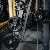 Máquina Smith de Uso Comercial: Rack Multifuncional para Gimnasio, Entrenamiento de Fuerza y Equipamiento Fitness