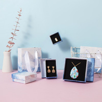 Boîte à bijoux carrée en forme de nuage avec doublure en éponge pour boucles d'oreilles et bracelets, design artistique en gros