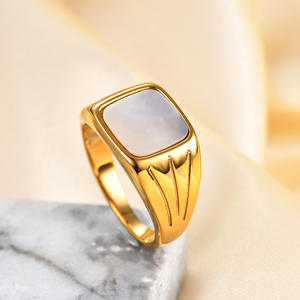 Bague élégante et simple en acier inoxydable plaqué or 18 carats avec incrustation de coquillage de 12 mm pour hommes et femmes - Product Image 1