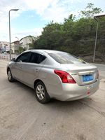 Nissan Sunny Berline d'occasion abordable 1.5L Essence Manuelle Conduite à Gauche Entrée sans Clé Toit Ouvrant Électrique Véhicule d'occasion fiable à vendre