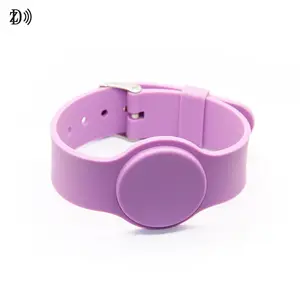 Prix usine réglable 13.56MHz MIFARE ultra-léger EV1/ NFC NTAG215 Bracelet en silicone RFID Bracelet de sport