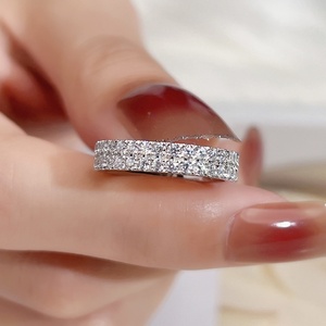Anillo de Eternidad MSR-1124 de Oro de 18K con Diamante de Laboratorio Redondo de 1.28CT Personalizado - Product Image 4