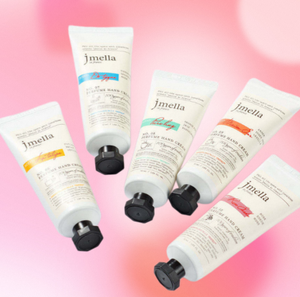 JMELLA en FRANCE Crème pour les mains au parfum Pure Hug Lotion vegan à base de plantes hydratante et nourrissante avec ingrédients parfumés - Product Image 4
