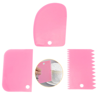 Ensemble de 3 outils de décoration en plastique : racloir à bordure, spatule à glaçage et peigne à gâteau pour la décoration de gâteaux