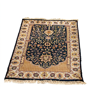 Alfombra de Oración Zynah de Primera Calidad, de Seda Pura Lavable, Antibacteriana, Floral, Moderna, Antideslizante, Cuadrada, Hecha a Mano, para el Hogar, la Mezquita o el Campamento - Product Image 1