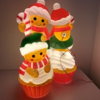 Fabricant de décorations de Noël en forme de garçon en pain d'épices à capacité annuelle élevée, équipement de soufflage avancé, équipe de fulfillment d'ordres stable