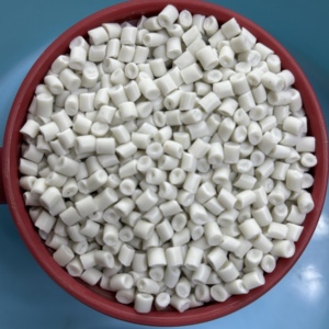 Factory Direct Wholesale Raw or Recycled Polypropylene Plastic Granules Raw Materials Non-toxic and Odorless - Product Image 1