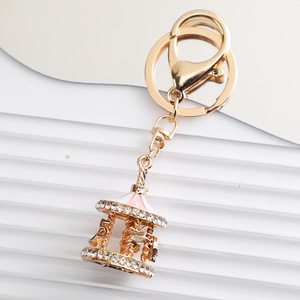 Eleva <span class=keywords><strong>tu</strong></span> estilo con nuestro llavero de carrusel giratorio 3D de lujo, el accesorio definitivo. - Product Image 6