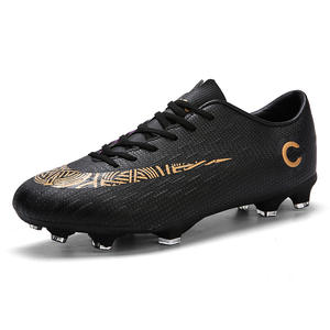 Nouvelles chaussures <span class=keywords><strong>de</strong></span> football pour hommes à coupe basse, pour intérieur/extérieur, avec tige en PVC, semelle intermédiaire en TPR, semelle extérieure en caoutchouc, crampons courts et longs fragmentés pour l'entraînement - Product Image 1