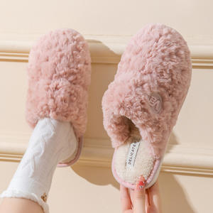 Chaussons d'intérieur et d'extérieur populaires pour hommes et femmes, automne-hiver, avec semelles épaisses antidérapantes et dessus en velours - Product Image 3