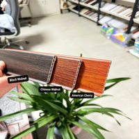 Plinthe SPC Moderne Personnalisée d'Usine, Écologique, Durable et Étanche pour Couloirs d'Hôtels et Hôpitaux