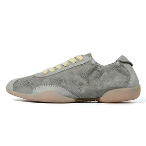 Chaussures de marche pour hommes en cuir véritable de qualité supérieure, style baskets, couleur gris argenté, pour un usage quotidien - Product Image 3