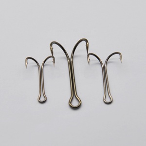 Anzuelos de pesca de alta calidad a <span class=keywords><strong>precio</strong></span> barato, anzuelos de garra de <span class=keywords><strong>pollo</strong></span> de acero al carbono, anzuelo doble de rana con púas - Product Image 2