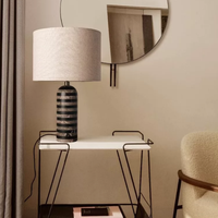 Lampe de table en marbre rayé noir et blanc naturel de luxe avec abat-jour en lin, lampe de chevet moderne à LED pour la décoration de chambre à coucher et d'hôtel