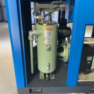 สำหรับประหยัดพลังงาน 7.5-11KW เครื่องสูบลมแบบสกรูไร้น้ำมันแบบพกพา 0.7-1Mpa สำหรับเครื่องเป่าขวด PET ใช้ในอุตสาหกรรม Jufeng - Product Image 5