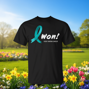 Camiseta con lazo verde para sobrevivientes: Gané la batalla contra el cáncer de ovarios - Product Image 1