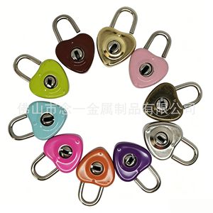 กุญแจรูปหัวใจโลหะ 22 มม. ชุบโครเมียม สำหรับใช้กับไดอารี่ ของเล่น งานฝีมือ - Product Image 2
