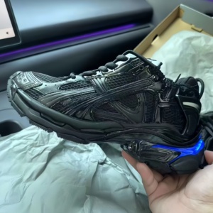 2026 Designer Track Sneakers <b>Led</b> <b>Light</b> Running Sport Shoes Designer Track <b>LED</b> Chunky Walking Style Shoes Running Shoes - Product Image 3