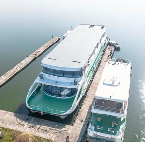 Catamarano Passeggeri di Grande Stazza in Lega di Alluminio da 120 Piedi, Capacità 400 Persone per Mare e Fiumi Interni, Categoria Prodotto: Navi Cisterna - Product Image 2