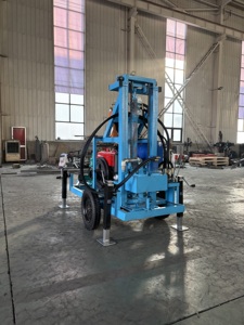 แท่นขุดเจาะบ่อน้ำประสิทธิภาพสูงพร้อมกลไกการหมุนทรงพลังเพื่อการ<span class=keywords><strong>เจาะ</strong></span>ทะลุ<span class=keywords><strong>ดิน</strong></span>และหินที่แข็งแกร่งได้อย่างง่ายดาย - Product Image 1