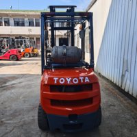 Moteur à gaz propane liquide / diesel pour chariot élévateur Toyota, levée 4,0-4,5 mètres, 3 étages, déplacement latéral, capacité 3 tonnes, pompe de boîte de vitesses