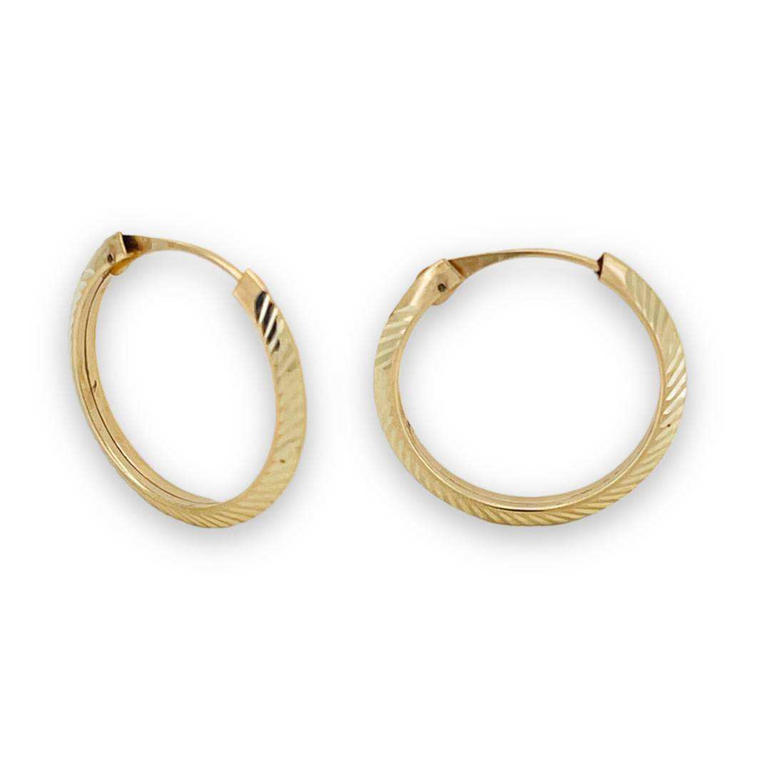 ต่างหูห่วงทรงสามเหลี่ยม 1.50X16มม. แกะสลัก