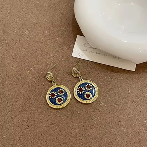 Pendientes de Aro de Moda con Diseño Retro Francés, Estilo Marino, Concha, Perla y Flor, Joyería para Mujer, Venta al por Mayor - Product Image 4