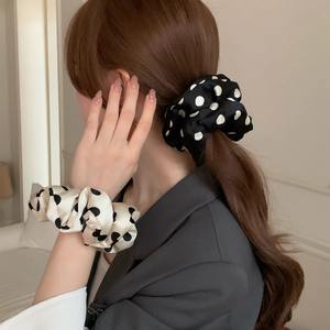 Scrunchie ฟองน้ำสำหรับเด็กผู้หญิง, อุปกรณ์เสริมผมสีดำและสีขาวลายจุดฟองน้ำและคอตตอนสำหรับใส่ลำไส้ใหญ่ - Product Image 1