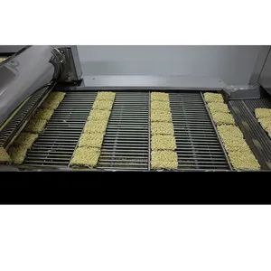 Linha produção frita Máquina embalagem cozimento macarrão instantâneo Copa instantânea Maquinaria automática processamento alimentos