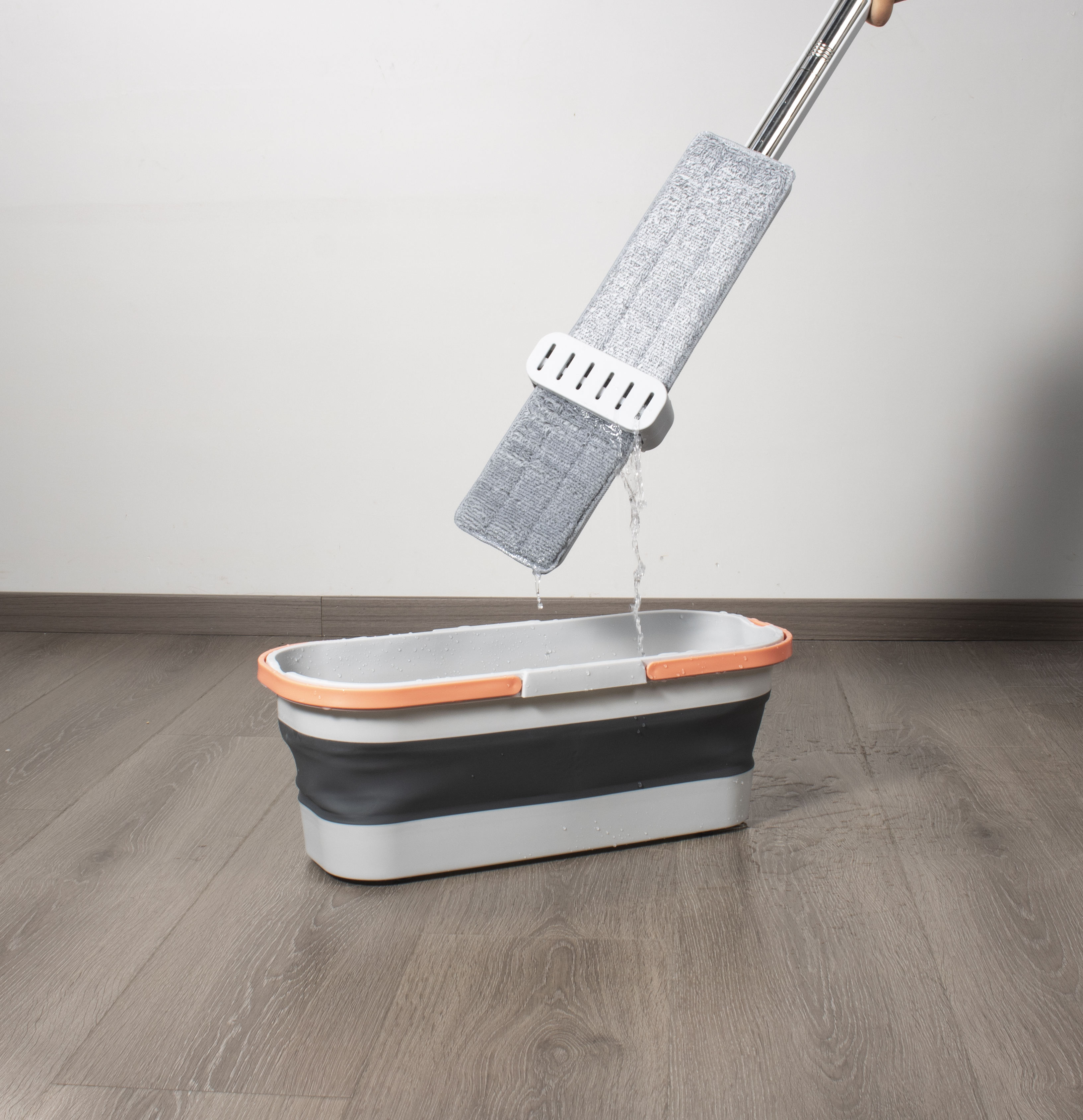 สีเทาเข้ม