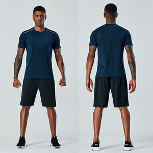 Áo thun thể thao in logo tùy chỉnh, chất liệu thoáng khí, bán buôn, <span class=keywords><strong>100</strong></span>% <span class=keywords><strong>polyester</strong></span>, áo lót tập gym, nhanh khô, chạy bộ, tập luyện, áo thun nam - Product Image 3