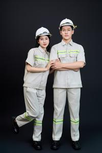 ชุดทำงานผ้า TC สำหรับผู้หญิงสีเบจแขนสั้นเพื่อความปลอดภัยชุดทำงานคุณภาพสูงจากเวียดนาม - Product Image 3