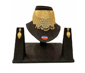 Ensemble de collier ras du cou en or plaqué or à la mode pour femmes, design élégant exclusif, idéal pour les fonctions du soir, les mariages, les fêtes - Product Image 4