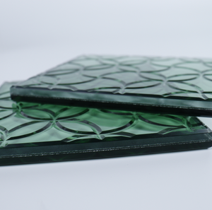 Panel de Vidrio Decorativo con Patrón de Monedas Tradicionales en Tono Verde, Vidrio Artístico en Relieve para División de Interiores y Decoración de Paredes - Product Image 3