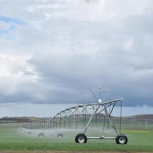 Système d'irrigation central durable à pivot avec moteur haute performance et buses réglables pour une irrigation flexible - Product Image 6