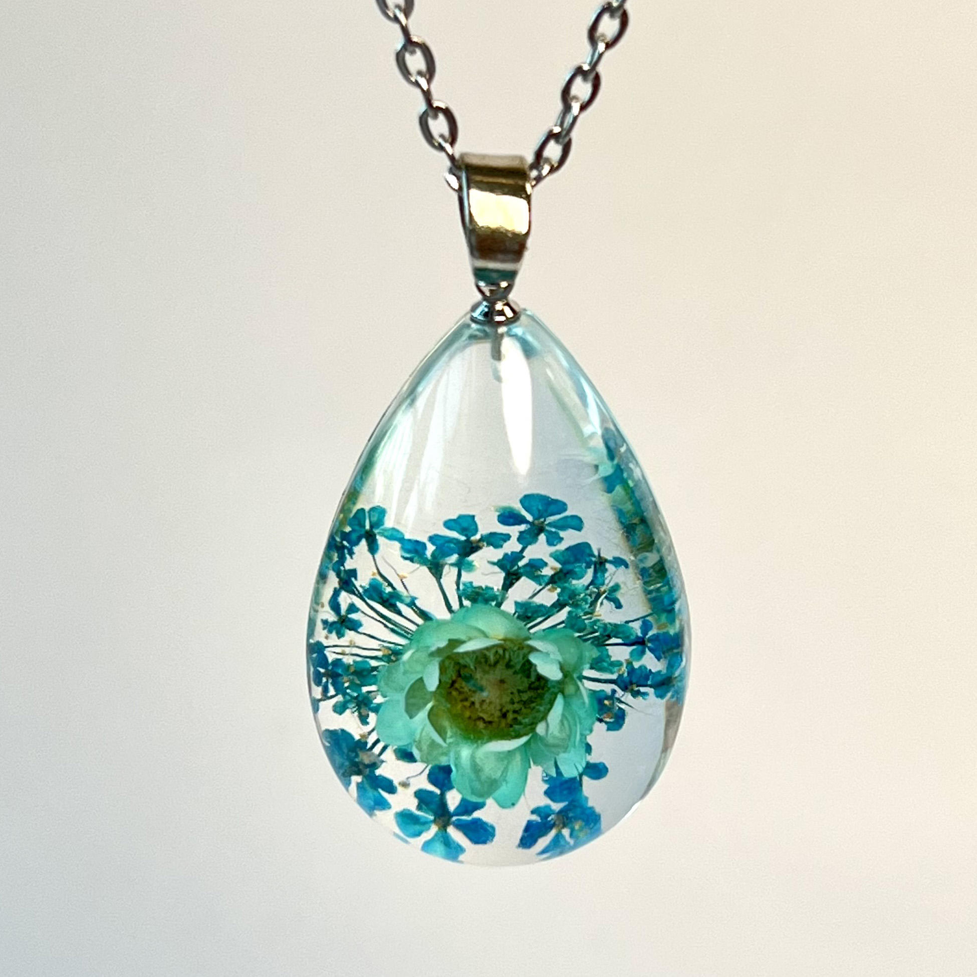 IVR ドライフラワーネックレス レジンジュエリー 永生花入りレジン