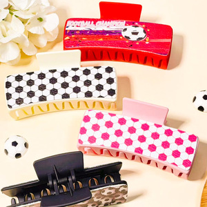 Pinza de Pelo Rectangular con Estampado de Fútbol, Pinza de Pelo de Piel Sintética, Accesorios de Pelo con Temática Deportiva - Product Image 1