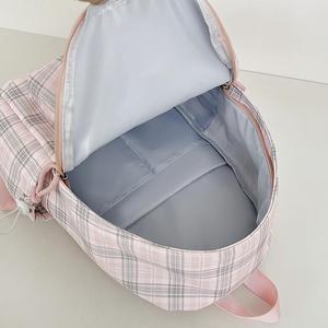 Petit sac à dos léger et polyvalent de style écolière, à carreaux bleu clair, idéal pour l'école primaire, les cours quotidiens et les sorties. - Product Image 4